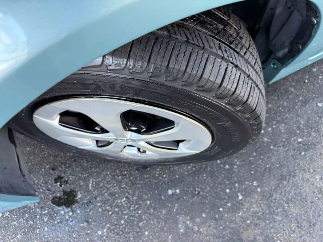 Vehicle image 36 of 47