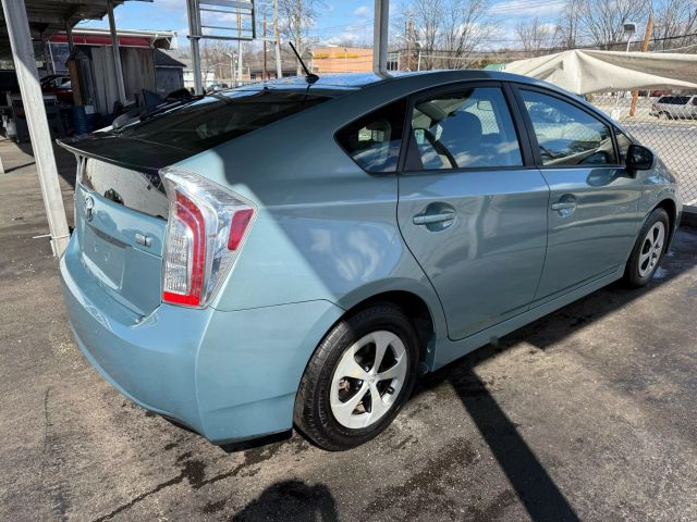 Vehicle image 8 of 47