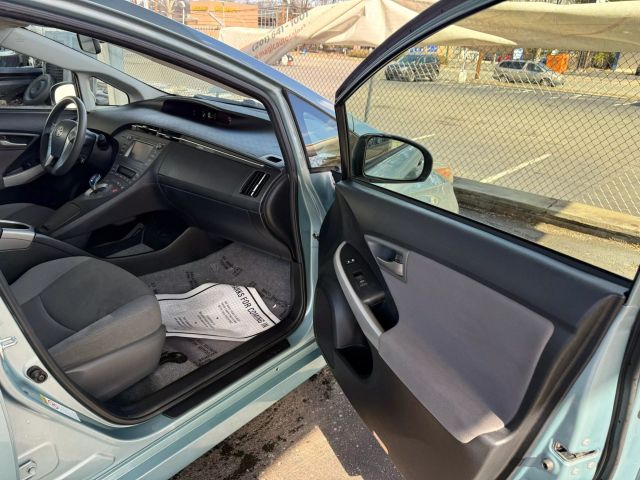 Vehicle image 23 of 47