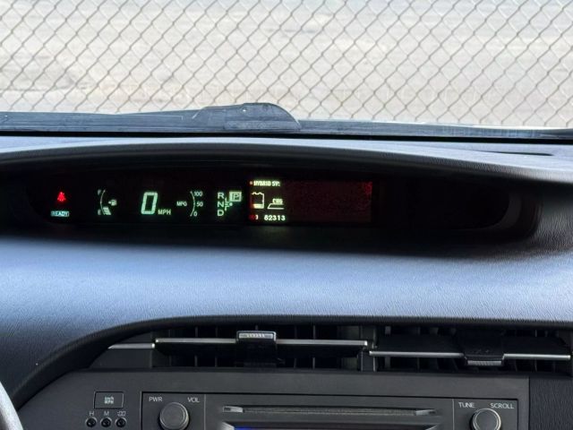 Vehicle image 27 of 47