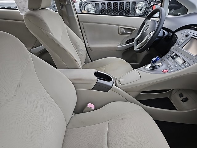 Vehicle image 8 of 11