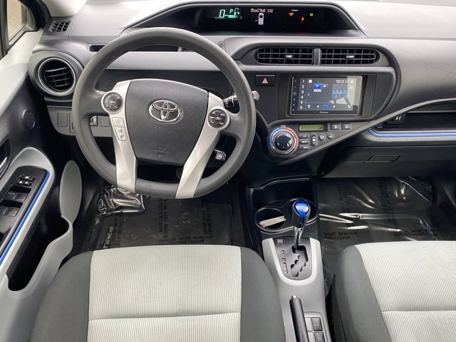 Vehicle image 13 of 25