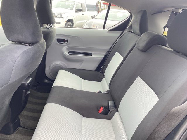 Vehicle image 16 of 25