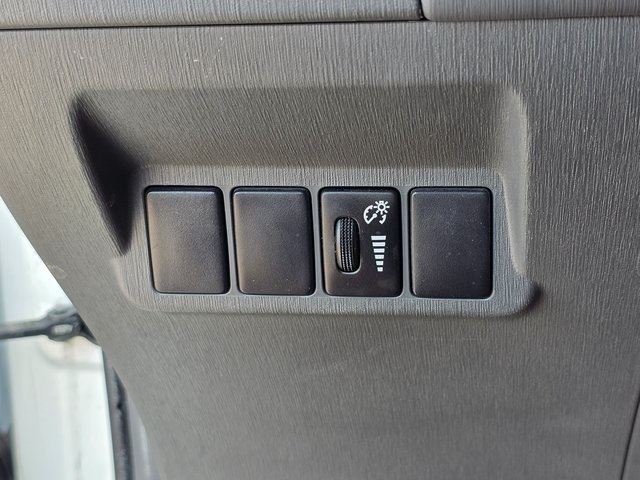 Vehicle image 31 of 38