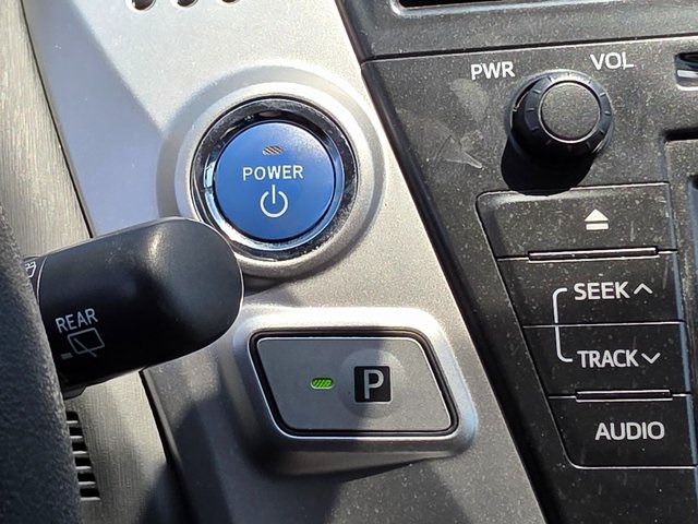 Vehicle image 35 of 38