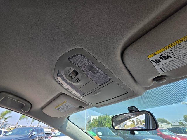 Vehicle image 34 of 38