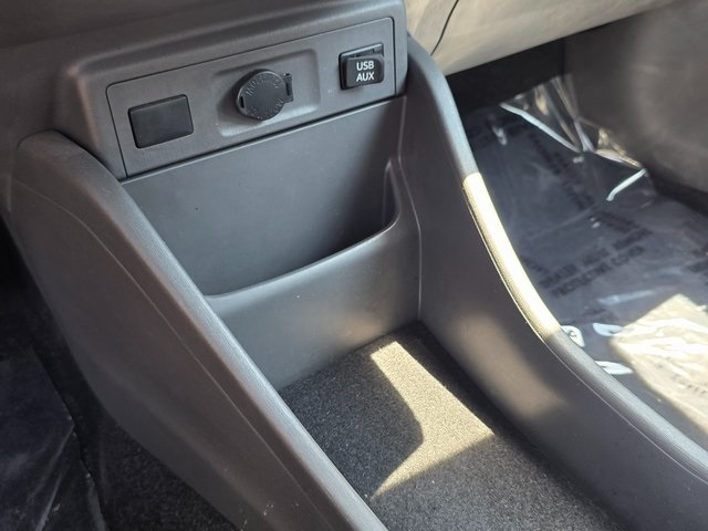 Vehicle image 25 of 38