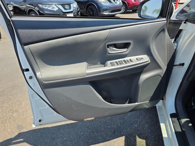 Vehicle image 27 of 38