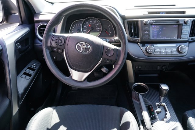 Vehicle image 18 of 27