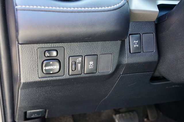 Vehicle image 16 of 27