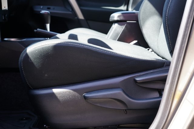 Vehicle image 14 of 27