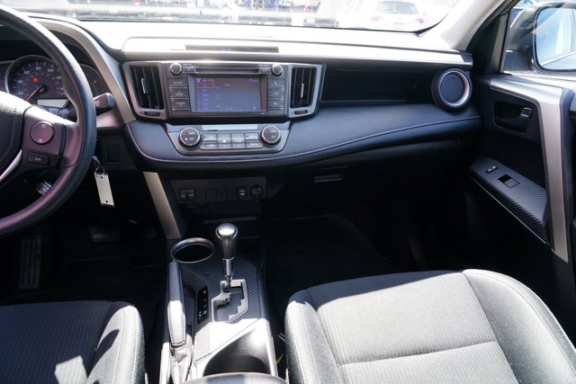 Vehicle image 19 of 27