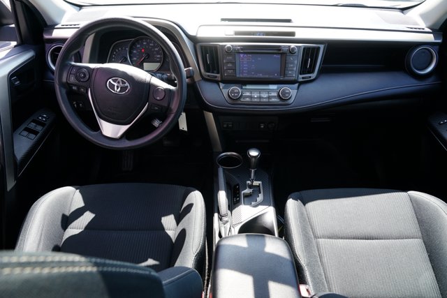 Vehicle image 23 of 27