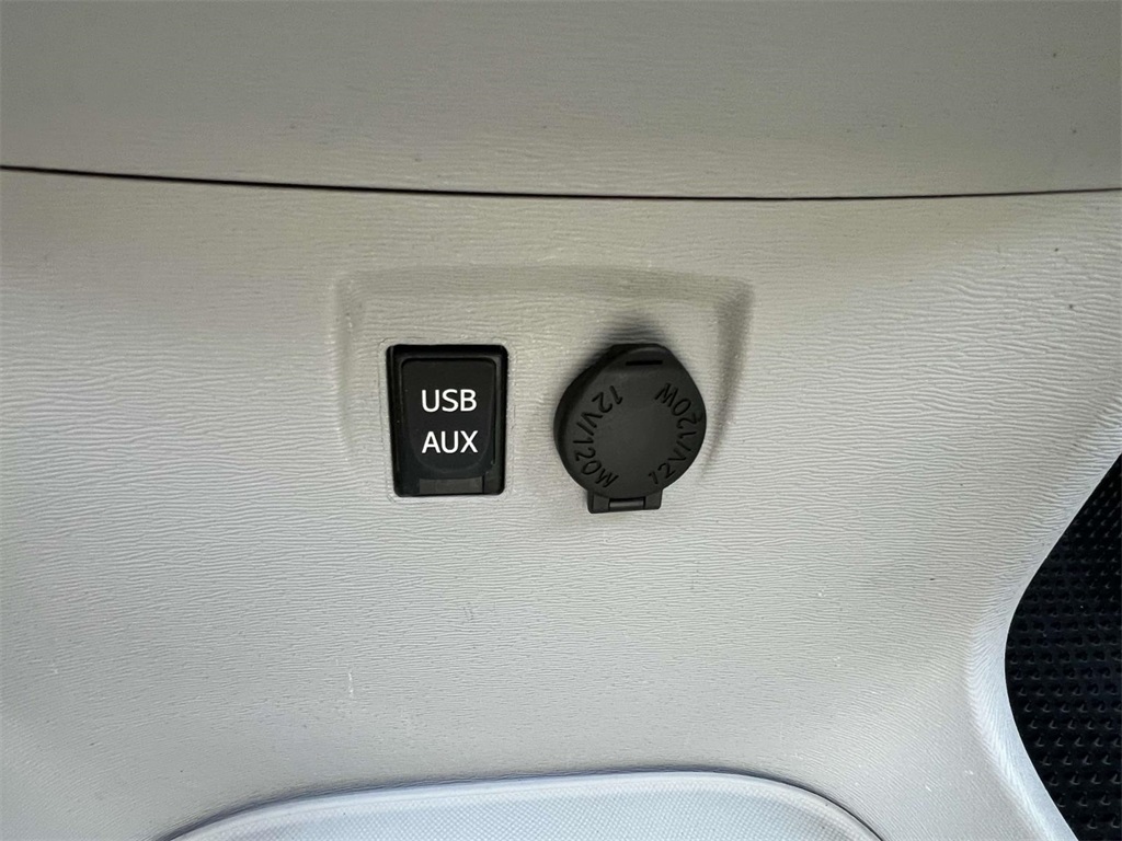 Vehicle image 29 of 37