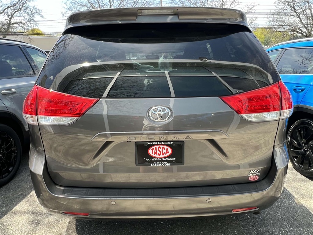 Vehicle image 6 of 37