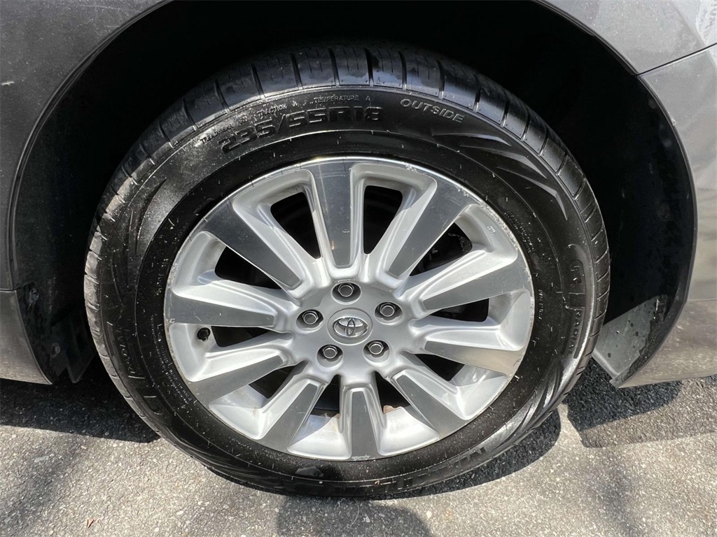 Vehicle image 8 of 37