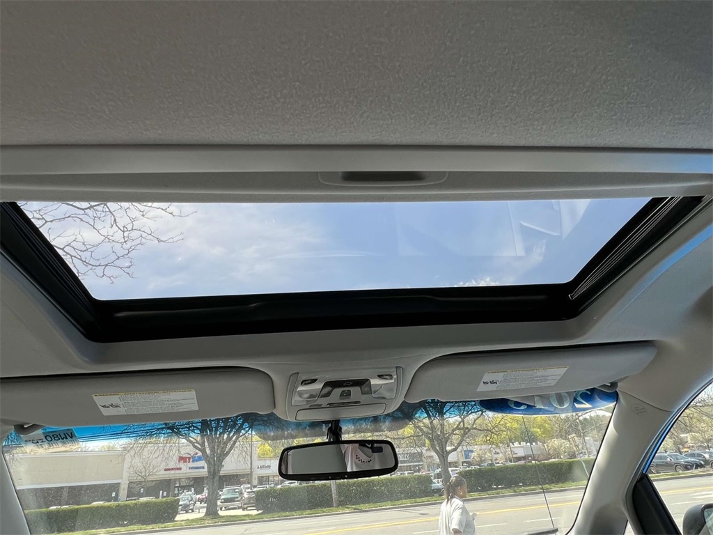 Vehicle image 13 of 37