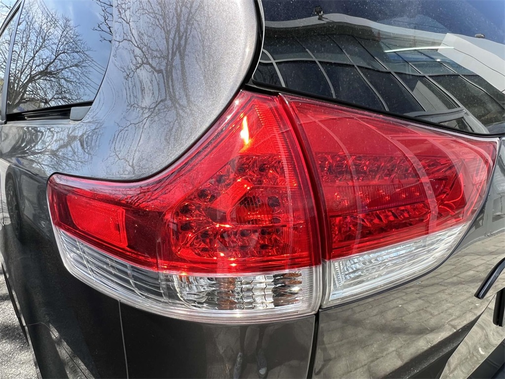 Vehicle image 9 of 37