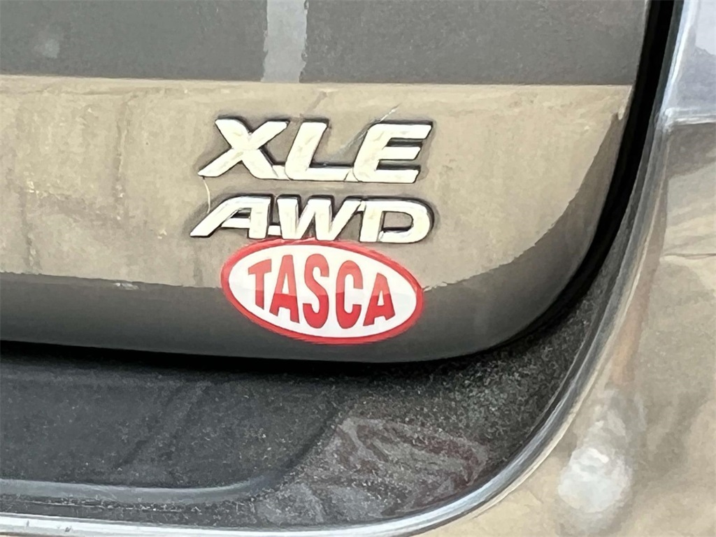 Vehicle image 10 of 37