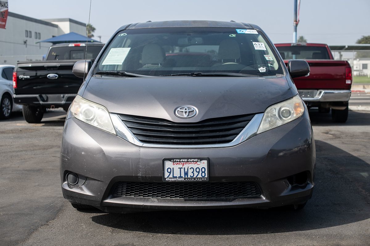 Vehicle image 4 of 18