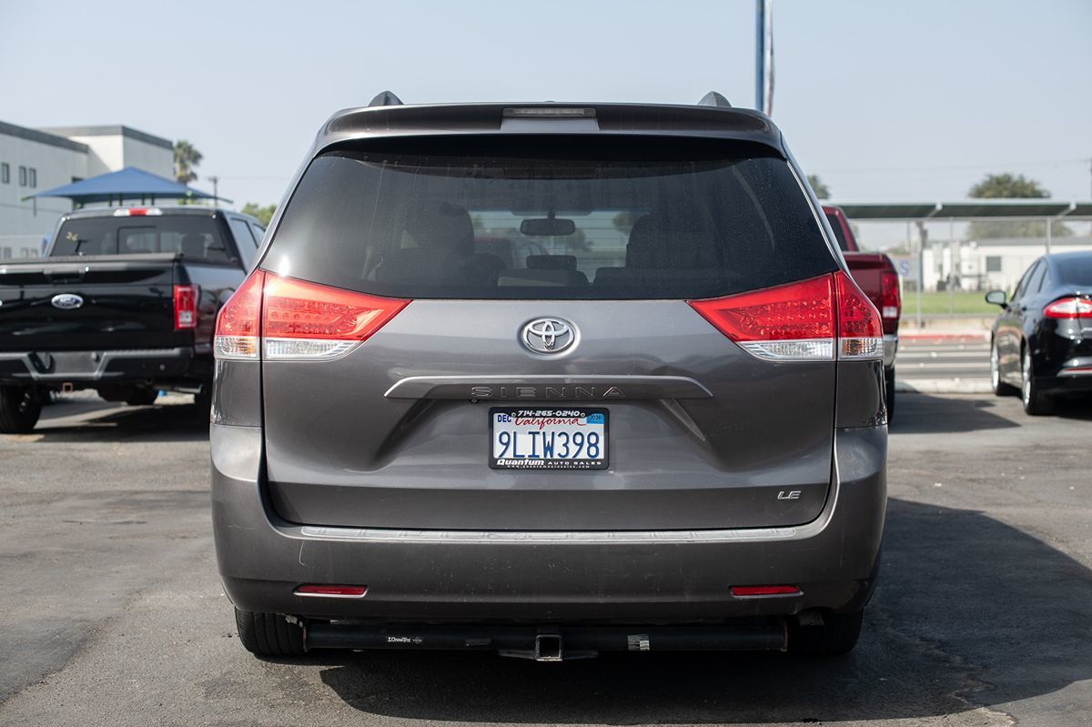 Vehicle image 9 of 18