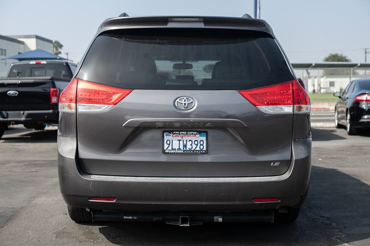 Vehicle image 10 of 18