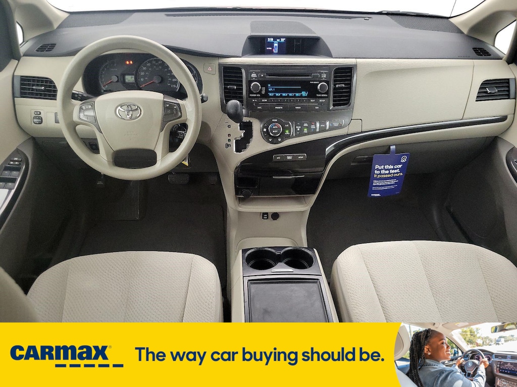 Vehicle image 10 of 39