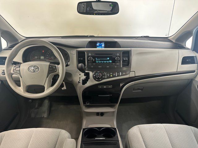 Vehicle image 18 of 38