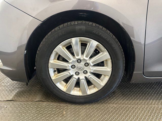 Vehicle image 11 of 38