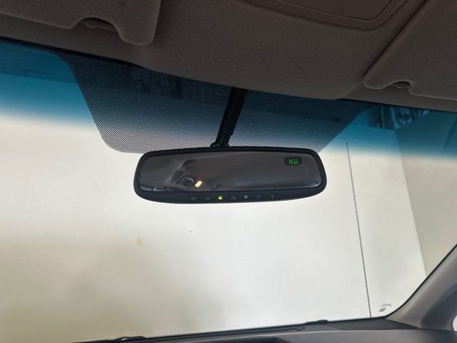 Vehicle image 34 of 38