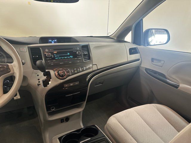 Vehicle image 20 of 38