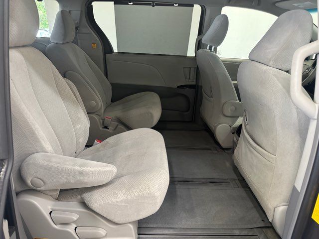 Vehicle image 16 of 38