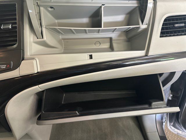 Vehicle image 27 of 38