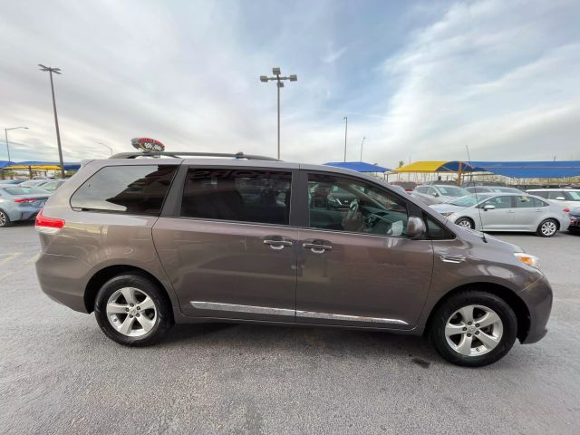 Vehicle image 4 of 20