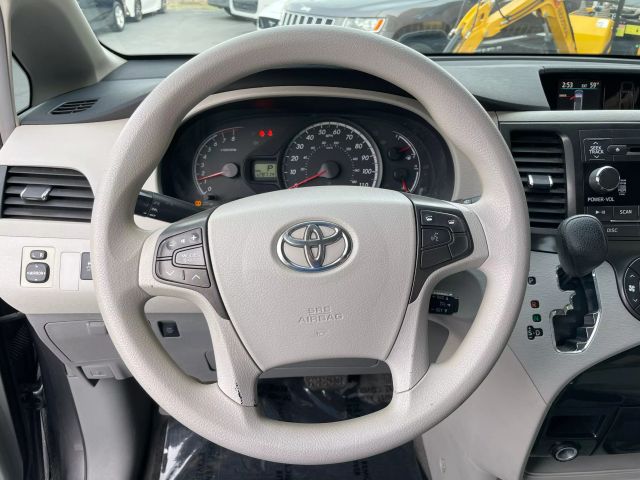 Vehicle image 9 of 20