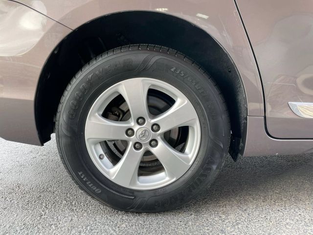 Vehicle image 18 of 20