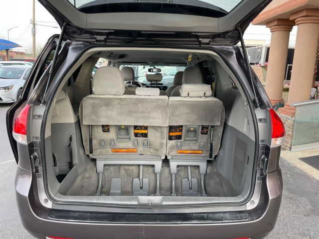 Vehicle image 19 of 20