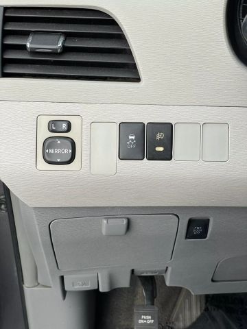 Vehicle image 10 of 20