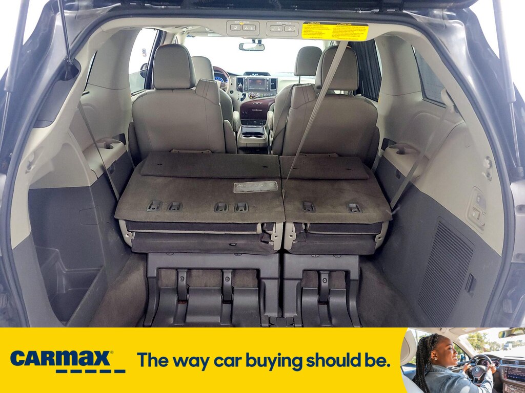 Vehicle image 29 of 31