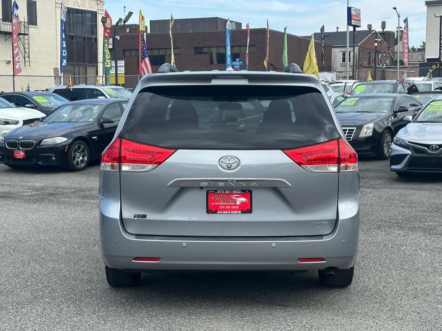 Vehicle image 7 of 48