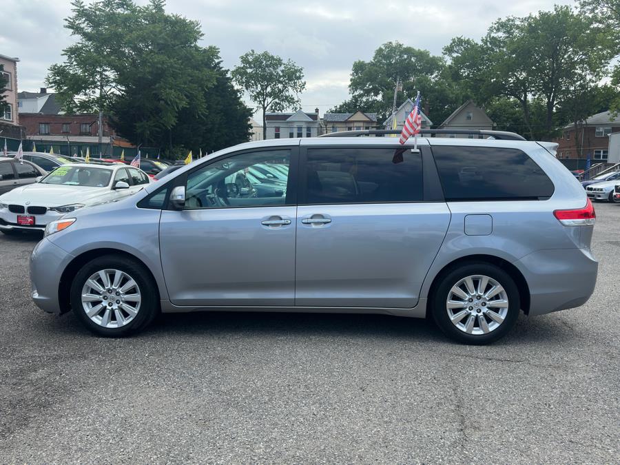 Vehicle image 8 of 48