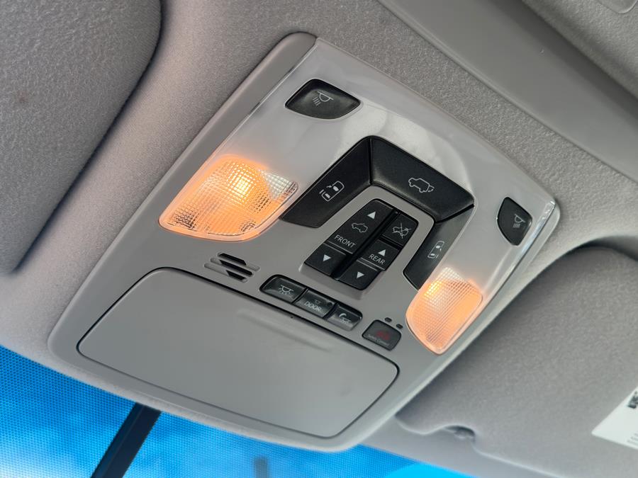Vehicle image 29 of 48