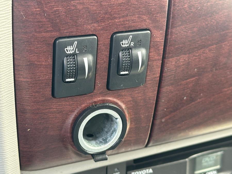 Vehicle image 21 of 48