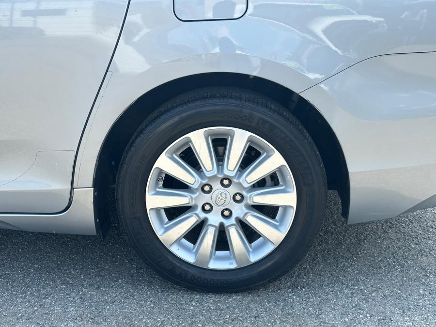 Vehicle image 43 of 48