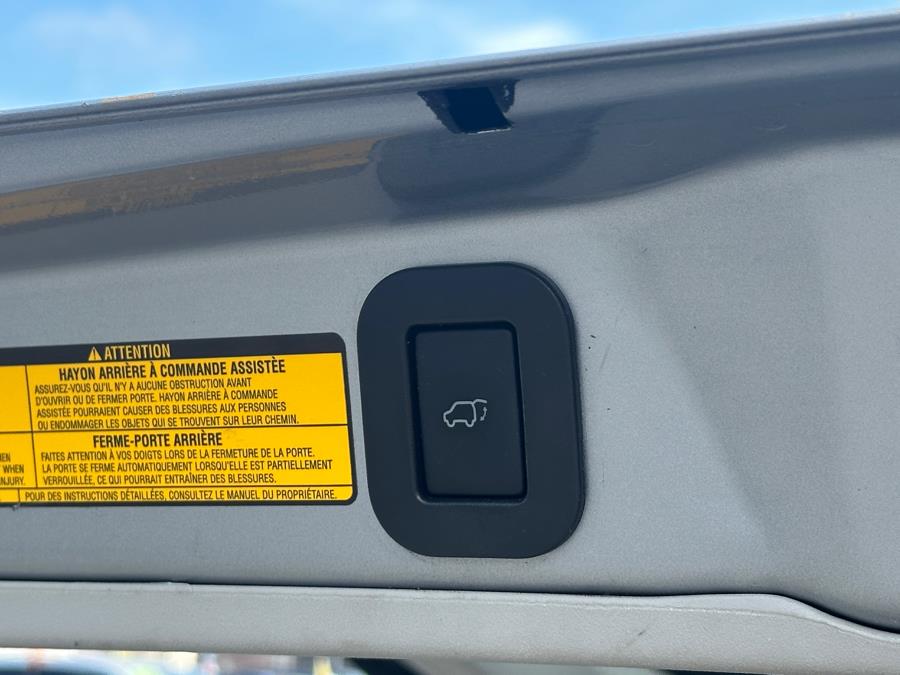 Vehicle image 42 of 48