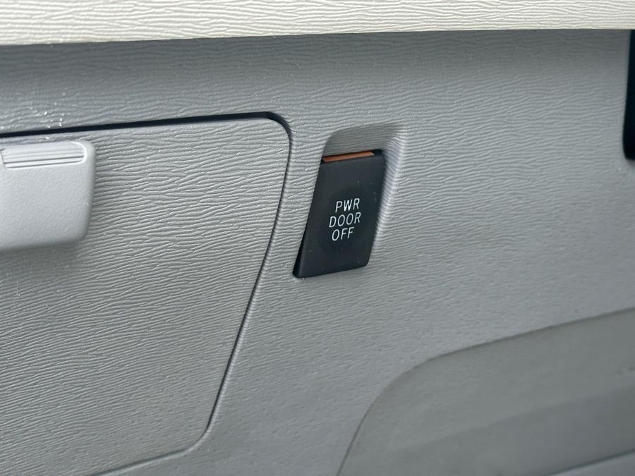 Vehicle image 35 of 48