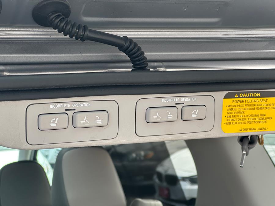 Vehicle image 41 of 48