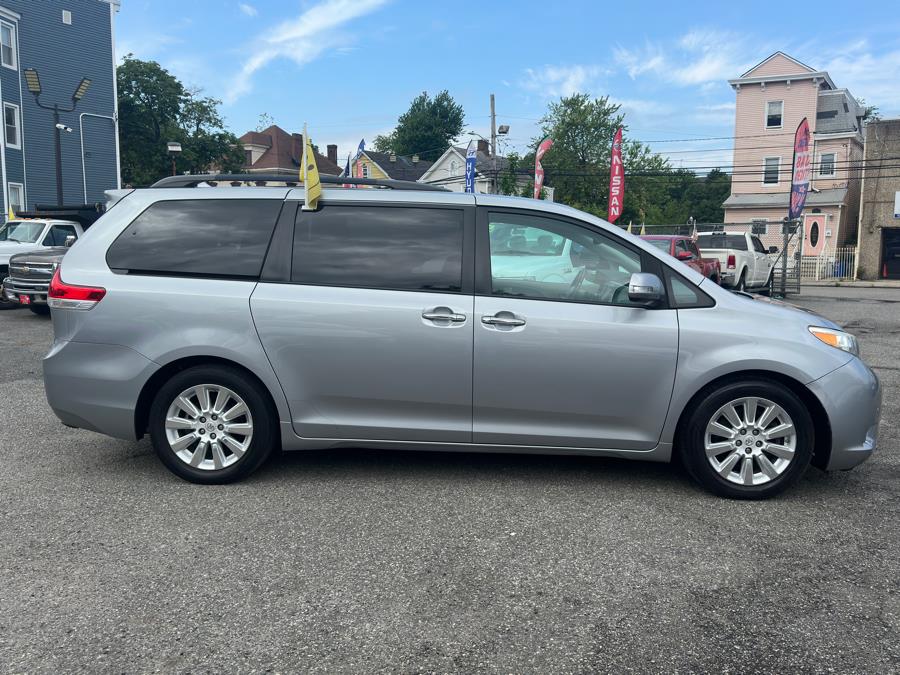Vehicle image 4 of 48