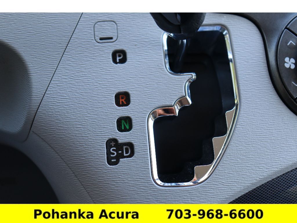 Vehicle image 22 of 43