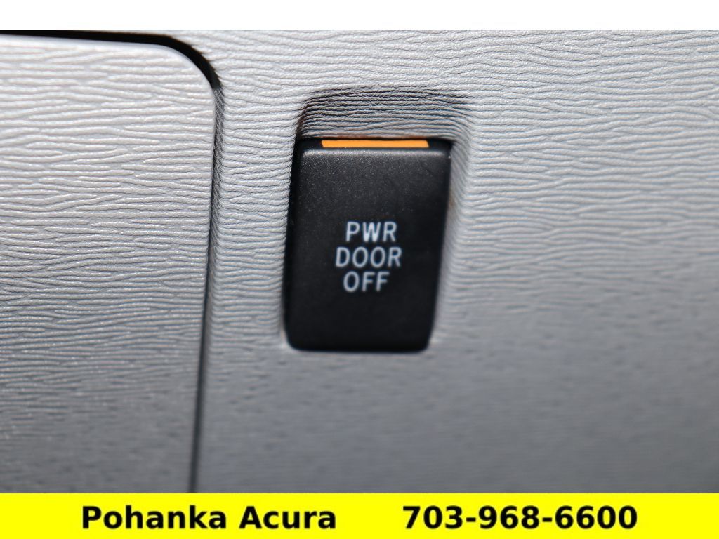 Vehicle image 16 of 43